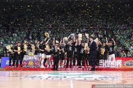 乌比格：今天球队表现非常出色，首发登场是早上教练组决定的