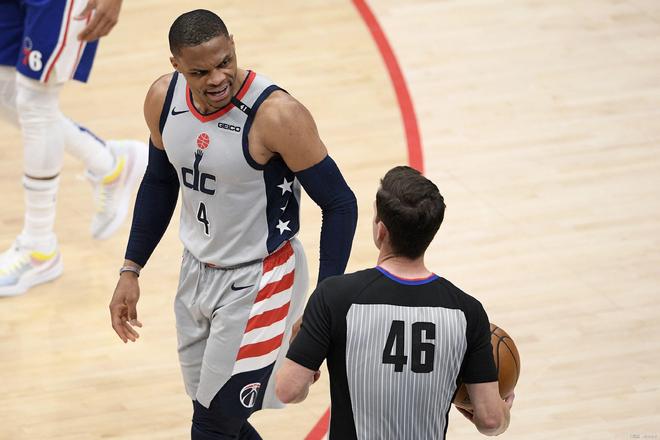 线外的表现 线外的表现